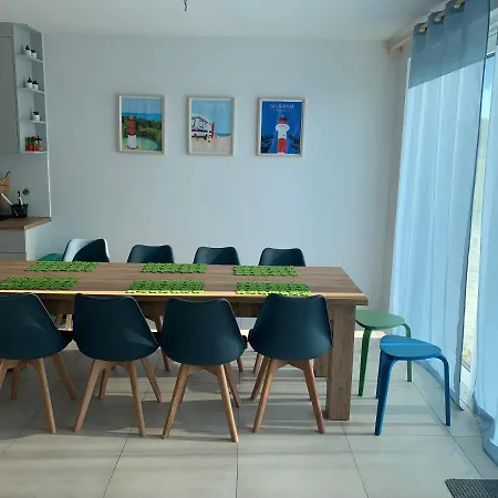 Dom Nad Morzem Z Jacuzzi 10 Osob Morze Przygod فيلة Mieroszyno